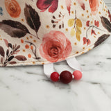 Bavoir FLEURS ROSE ET BOURGOGNE, Bandana arrondi bavette, accessoire pour bébé, cadeau de shower