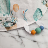 Bavoir LAPIN EN MONGOLFIERE, Bandana arrondi bavette, accessoire pour bébé, cadeau de shower