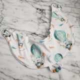 Bavoir LAPIN EN MONGOLFIERE, Bandana arrondi bavette, accessoire pour bébé, cadeau de shower