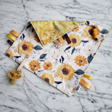 Mini doudou étiquettes TOURNESOLS, doudou sensoriel, attache pour suce, cadeau de shower