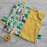 Doudou étiquettes LAMAS ET CACTUS, mini doudou, doudou sensorielle, bille de dentition, accessoire pour bébé, cadeau de shower