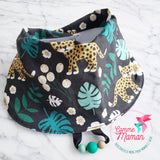 Bavoir LÉOPARD, coeurs, motif léopard or, bavoir 3-24 mois, 3 ajustements possible, cadeau de shower, accessoires de dentition