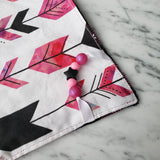 Doudou étiquettes CARREAUTÉ ROSE, bucheron, mini doudou, doudou sensorielle, bille de dentition, accessoire pour bébé, cadeau de shower