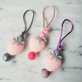 Tirette FRAISE pour fermeture éclair, zipette, aide-zip, fruits des champs, accessoire sensoriel, bille de silicone