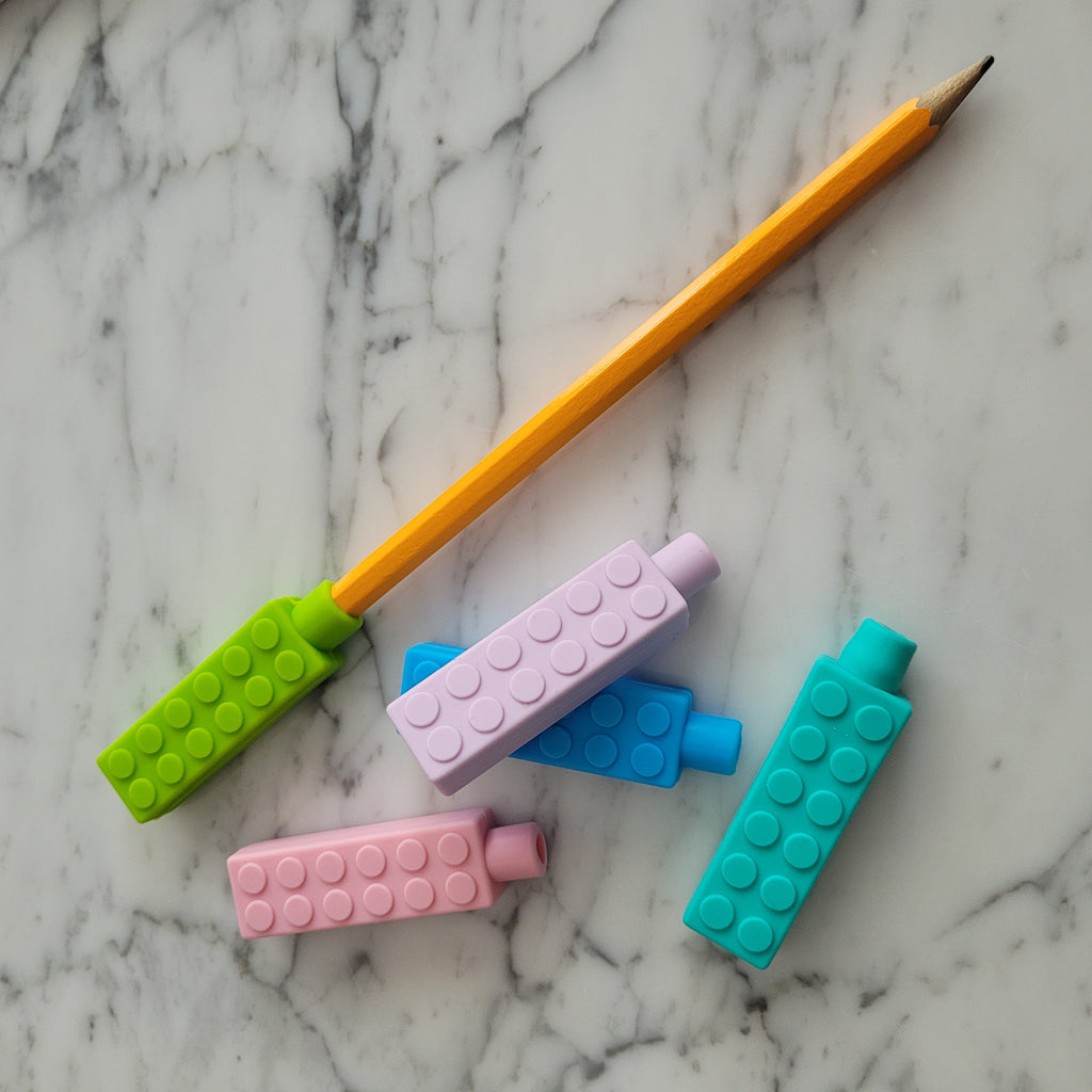 Embout pour crayon BLOCK, mâchouille, accessoire sensoriel, anti-stres –  Comme Maman Accessoires